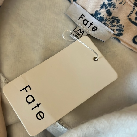 VICI NWT Shacket Paisley - Picture 6 of 6